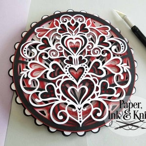Harten ronde mandala Papercut Shadowbox-sjabloon, SVG, DXF, PDF, 3D gelaagd ontwerp, DIY Instant Download, machinaal of met de hand gesneden commercieel gebruik