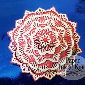 Ornement de pétoncles, 3D Papercut Template SVG, PDF, JPG Dxf, Layered Christmas Bauble, Shadowbox card, Hand or Machine cut, Commercial Use