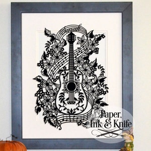 Gitarre und Musiknoten und Blumen Papierschnitt Vorlage Anpassbare. Hand oder Maschine Kommerzieller oder persönlicher Gebrauch. Enthält PDF- und SVG-Dateien.