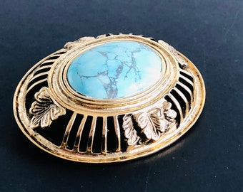 Oval Turquoise Stone Brooch with Oval Gold-Tone Mount and Acanthus Leaves