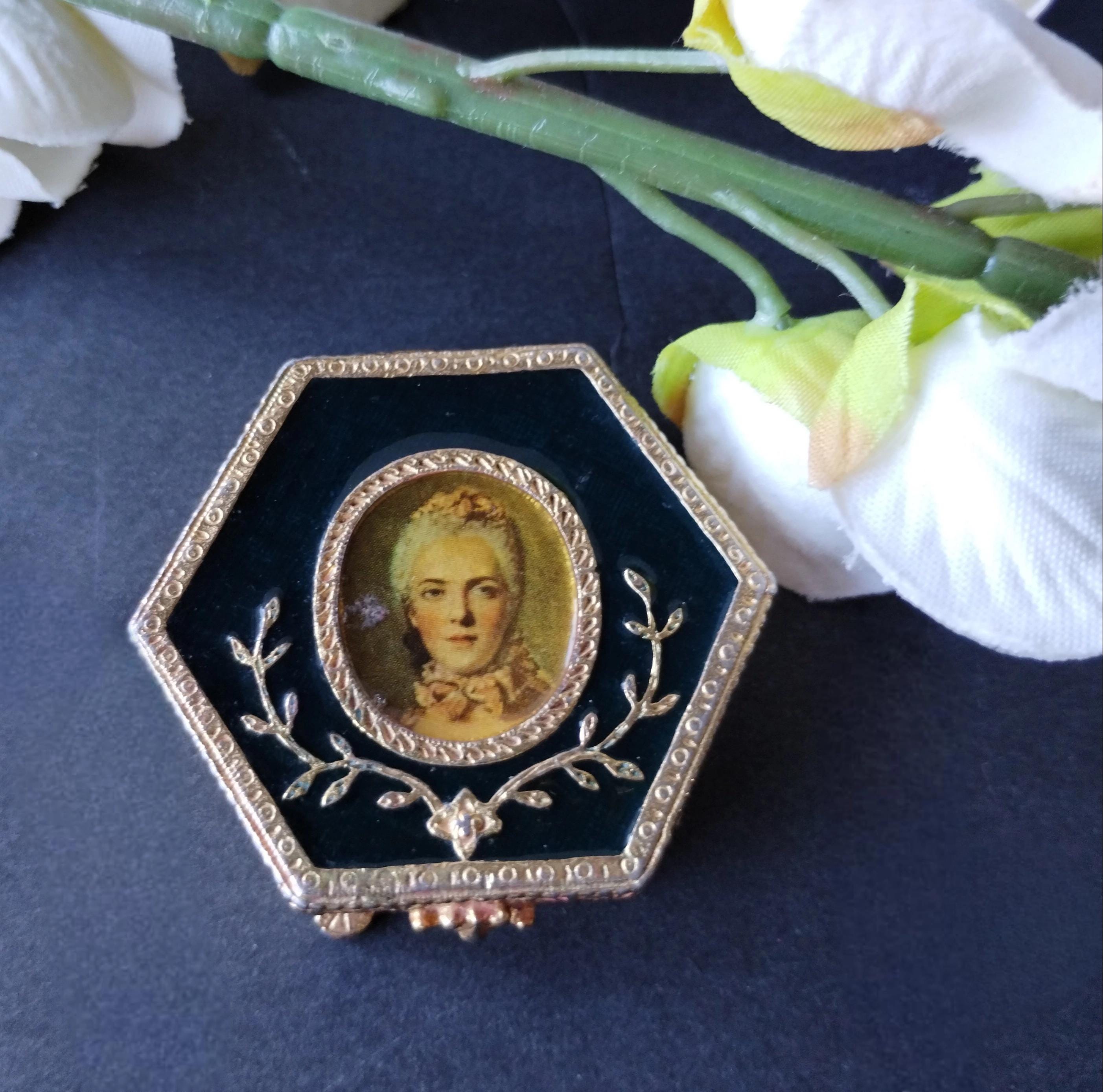 Marie-Antoinette Train by Baby, the Stars Shine Bright