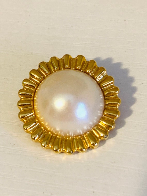 Pearl Earrings Vintage Gold White sunflower ename… - image 5