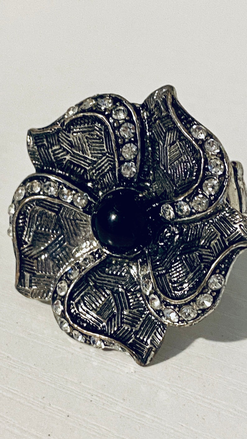 Silver Flower Ring Vintage silver Statement ring Onyx stone Rhinestone Adjustable fits all jewelry Christmas gifts for her Crystal Metal
