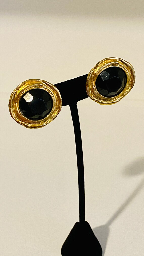 Black Earrings Vintage Clip Ons Gold Art Deco Mid… - image 1