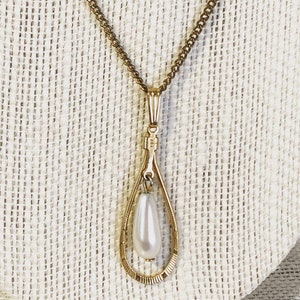 Pearl Teardrop pendant necklace costume jewelry vintage estate birthday gift for her love accessory classic gold Sarah Coventry Designer luv image 3