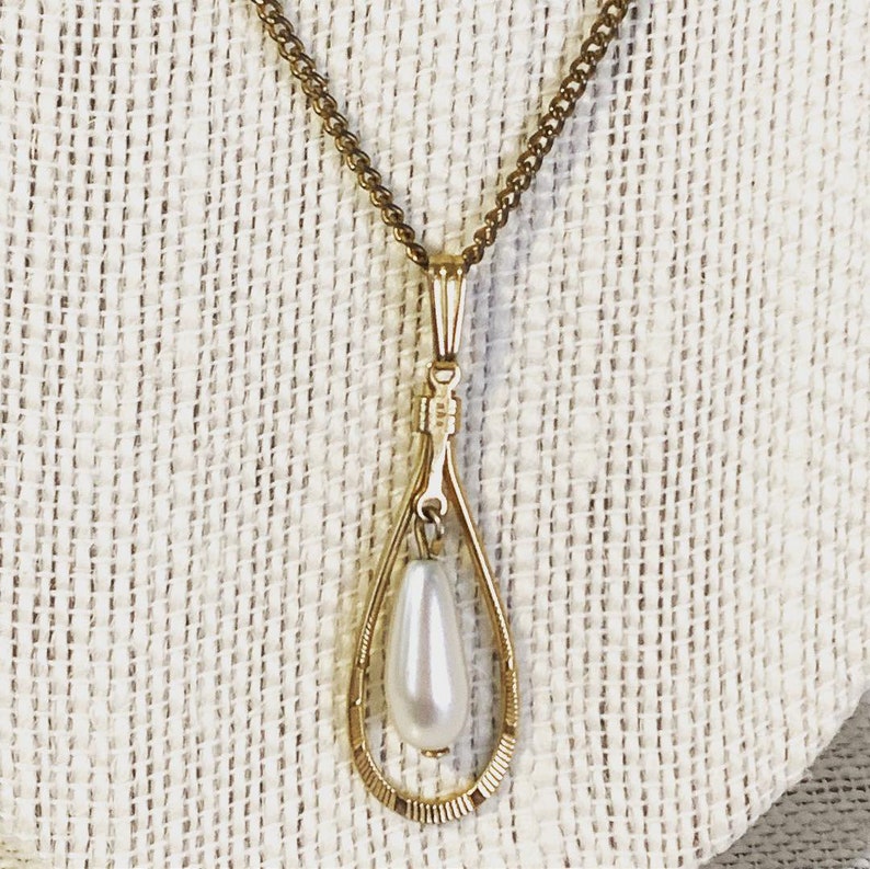 Pearl Teardrop pendant necklace costume jewelry vintage estate birthday gift for her love accessory classic gold Sarah Coventry Designer luv image 3