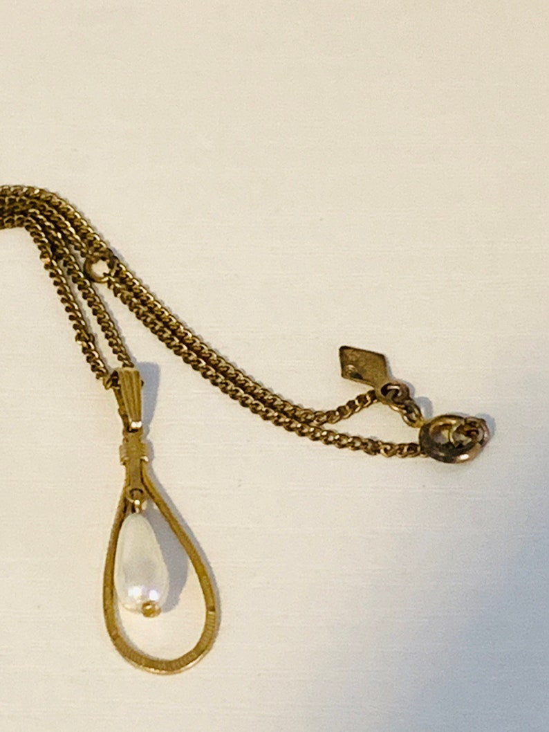 Pearl Teardrop pendant necklace costume jewelry vintage estate birthday gift for her love accessory classic gold Sarah Coventry Designer luv image 2