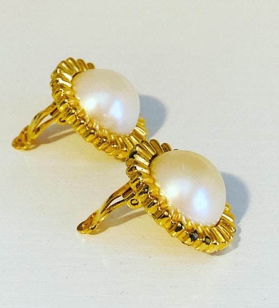 Pearl Earrings Vintage Gold White sunflower ename… - image 2