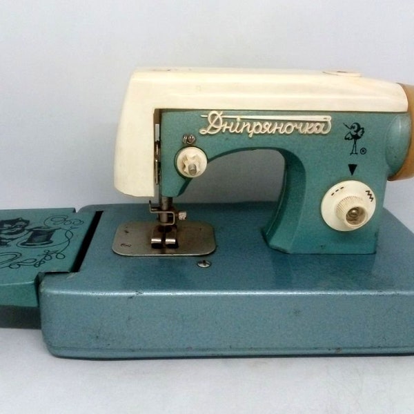 Vintage Soviet Russian Sewing Machine Dnepryanochka  Children Toy USSR Mini Size