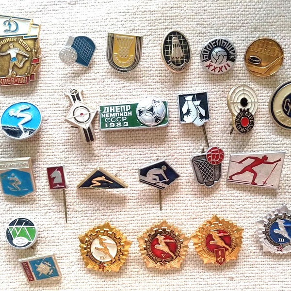 vintage soviétique russe Lot 30 Pins Sport Badges Clips URSS GTO Échecs Hockey Boxe Ski