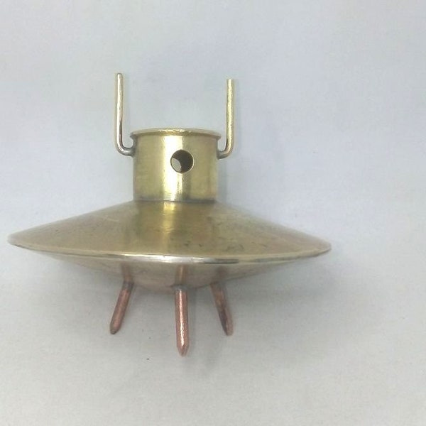 Trench Art German UFO Model Flying Saucer Made from WW2 Shell. Art fait à la main.