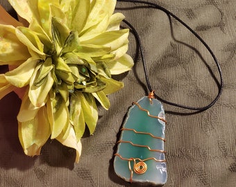 Pale Green Natural Agate Slice Pendant w/ Necklace
