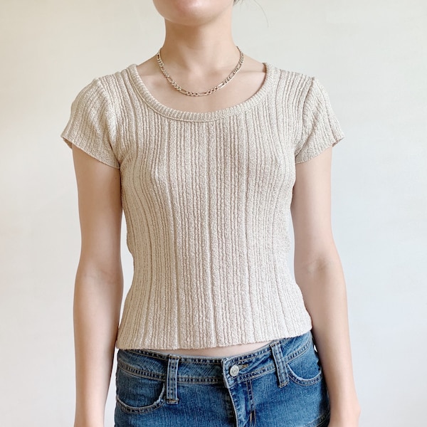 pearly ecru short sleeve knit top · round neck 90s top · early 90s tshirt blouse · beige 90s top · neutral ribbed t-shirt · xs-s