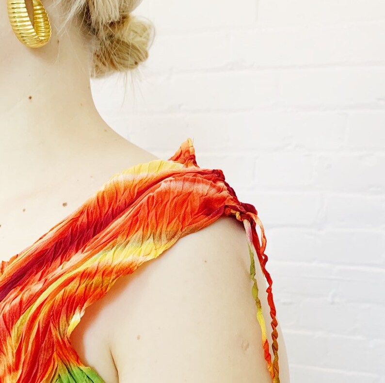 abstract permapleat orange sleeveless blouse \u00b7 90s textured top \u00b7 modern vintage \u00b7 1990s accordion blouse \u00b7 stretchy ruffle tank top medium