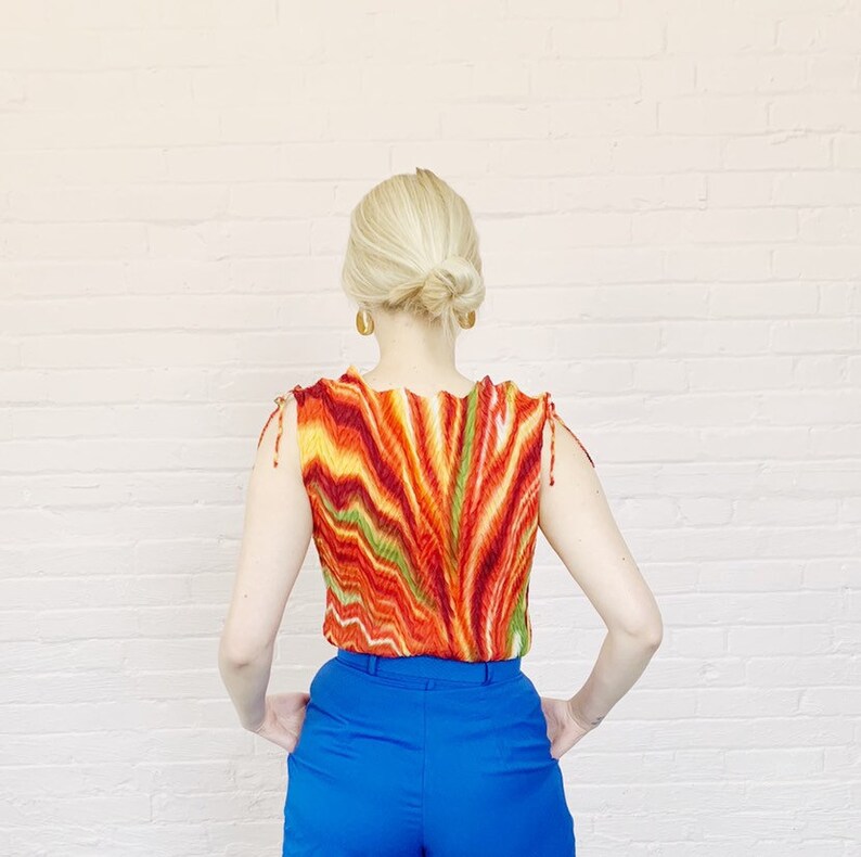 abstract permapleat orange sleeveless blouse \u00b7 90s textured top \u00b7 modern vintage \u00b7 1990s accordion blouse \u00b7 stretchy ruffle tank top medium