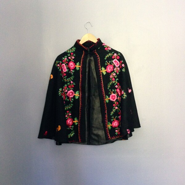 Black Wool Floral Embroidery Capelet ∆ Black Flowered Capelet ∆ Black Flower Cape ∆ 60s Wool Poncho ∆ 70s Boho Cape ∆ Vintage Floral Cape