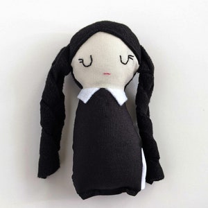 Bambola del mercoledì di cotone, bambola Goth, bambola del mercoledì Addams, regalo di compleanno, regalo per la figlia