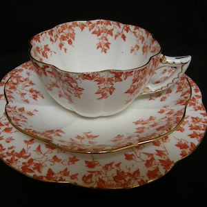 Wileman (Pre Shelley) Daisy shape trailing ivy tea cup trio - Set C