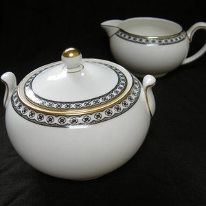 WEDGWOOD Black Ulander jug and covered sugar bowl ~ Lovely condition