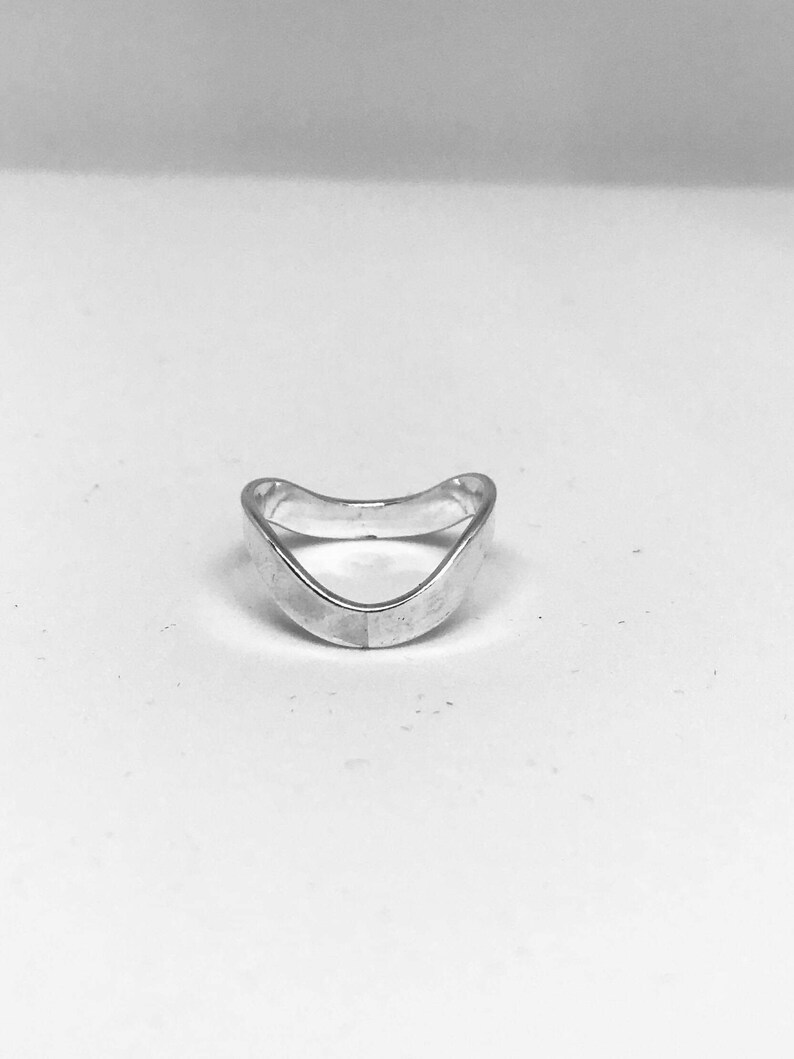 Sterling silver wave design plain ring