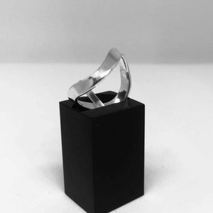Sterling silver wave design plain ring