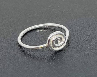 Spiral design sterling silver ring