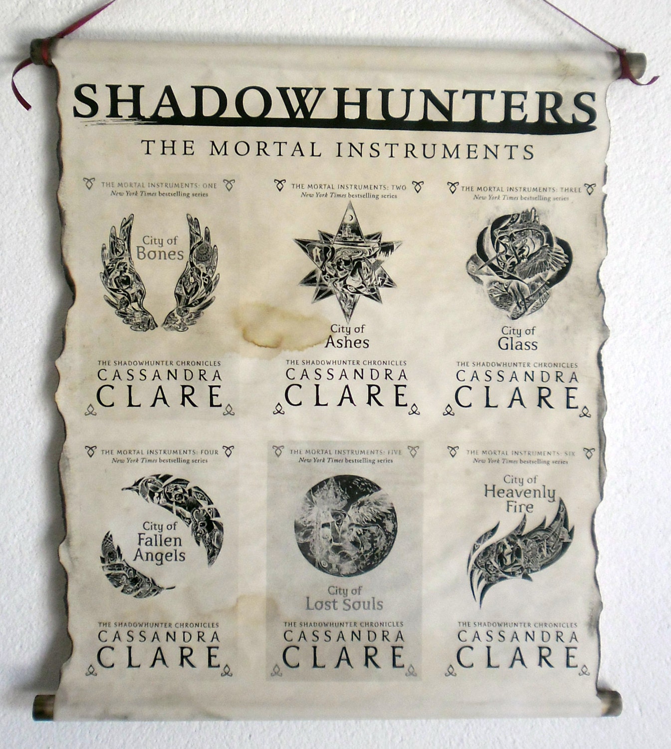 The Mortal Instruments: City of Bones; City of Ashes; City of Glass; City  of Fallen Angels; City of Lost Souls: 5 : Clare, Cassandra: : Books