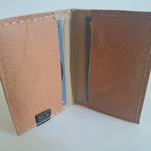 Cartera para DNI/Tarjetero con forro de piel suave. Delgada. Hecha a mano. Minimalista. Única.