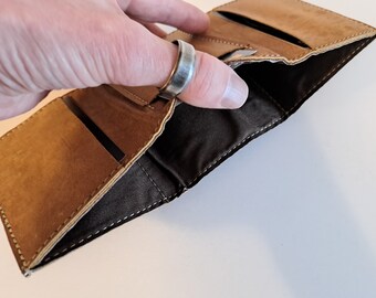 Cartera de cuero reciclado para 3 tarjetas, diseño fino y hecho a mano