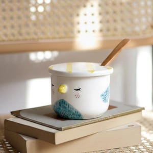 Azucarero de cerámica conforma de pajarito blanco, amarillo y azul de estilo tierno y kawaii, Niu.