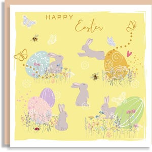 Coelhinhos fofos com ovos de Páscoa - Prado de flores silvestres de primavera com abelhas e borboletas - Feliz Páscoa Pastel Cartão personalizado ilustrado à mão