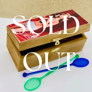 テニスラケットのかき混ぜ棒の手作り木箱、記念品箱、アルコールギフト、テニス愛好家、ホームバー、かき混ぜ棒、テニスパーティー