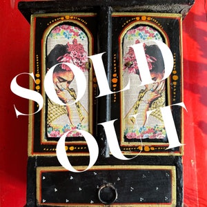Kundenspezifische Up-cycled Frida Kahlo inspirierte Schmuckschatulle, auf Bestellung angefertigte Vintage-Andenkenbox, handgefertigte Erinnerungsschatulle