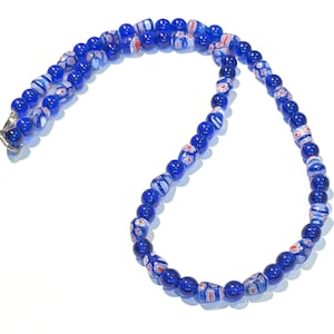 Millefiori Halskette, Königsblau, Rot & Weiß Millefiori Chunky Bead Halskette, Königsblau Runde Glasperlenkette