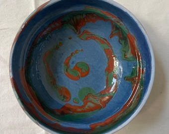 Marblized glazed bowl