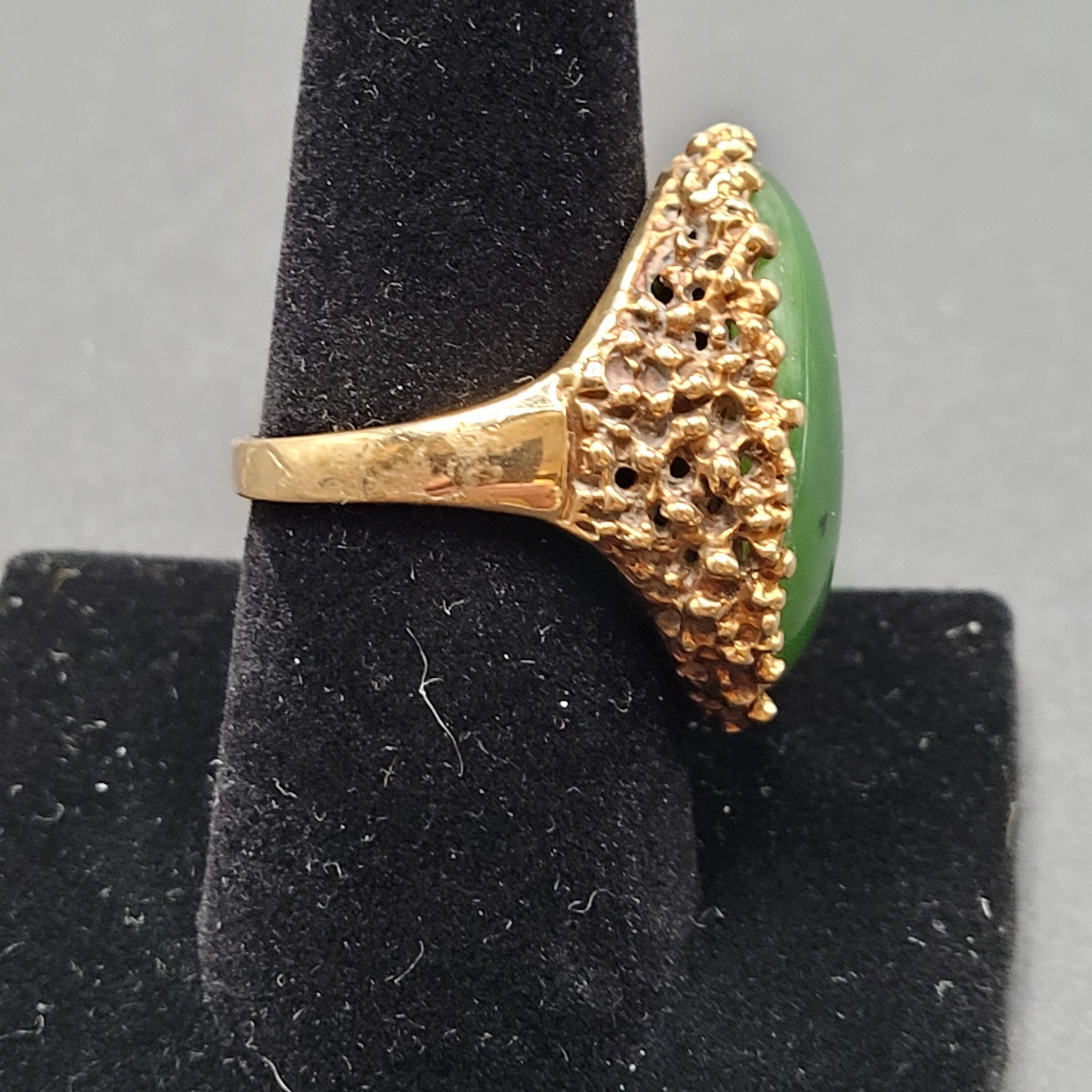 10K gold and jade 1960s ring