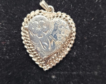 Sterling Floral Engraved Heart Locket Opens