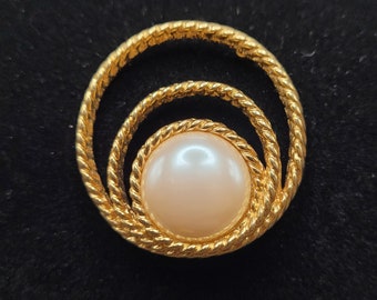 Monet Gold Toned Concentric Circle Pin with Large Pearl Stone