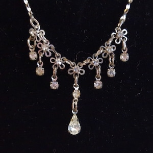 Avon Sparkly Zirconia Dangles Necklace
