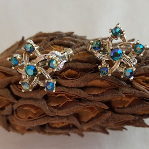 Estate / Vintage / Coro / Aurora Borealis / Clip On Earrings
