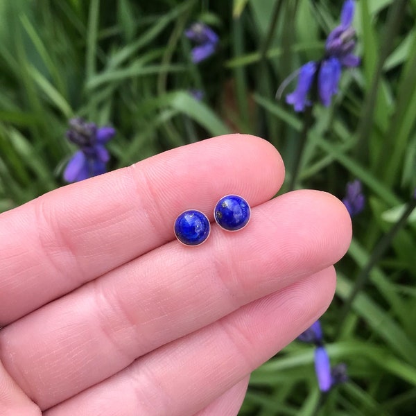 Boucles d'oreilles en lapis-lazuli | Clous d'oreilles en argent sterling avec pierres précieuses faits main dans le Yorkshire