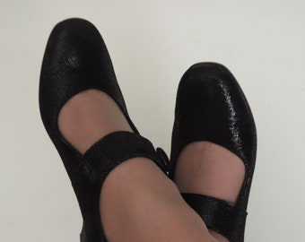 munro navy shoes