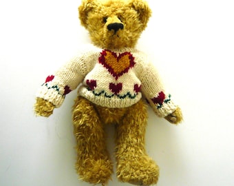 Ty Attic Treasures Heartly Bear "Love Conquers All"  1993