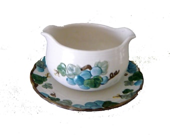Metlox Poppytrail Gravy Boat  Blue Sculptured Grape and Attached Underplate