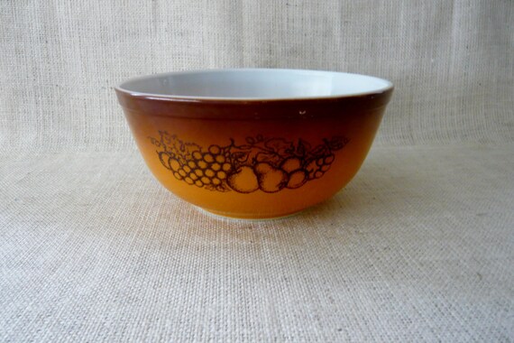 Vintage PYREX Old Orchard Medium Nesting Mixing Bowl 402 1.5 Qt