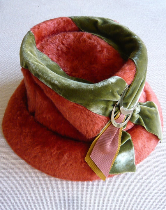 Vintage Ladies Hat - Schiaparelli Paris - Burnt Or