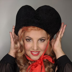 1940s HEART HAT - 40s  Black Bonnet Hat, 40s Halo Hat, Valentine&#39;s Day Hat, 40s Black Felt Hat, Vintage 1940s Heart Hat, Handmade Hat