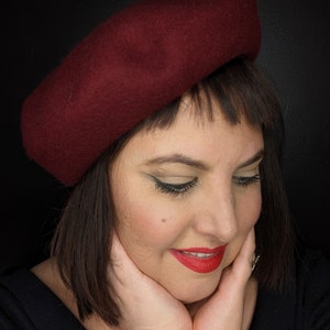 Wool French Beret , 100% Wool Beret , Winter Beret ,Maroon Beret, Winter Burgundy Hat, Vintage Style Beret ,Emily in Paris, Beret for Women