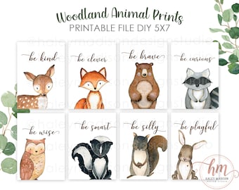 Puede incluir: Impresiones de animales del bosque imprimibles de 12,7 x 17,8 cm con ilustraciones de acuarela de un ciervo, un zorro, un oso, un mapache, un búho, una mofeta, una ardilla y un conejo. Cada impresión presenta un animal diferente y un mensaje positivo, como "sé amable", "sé inteligente", "sé valiente", "sé curioso", "sé sabio", "sé inteligente", "sé tonto", y "sé juguetón".