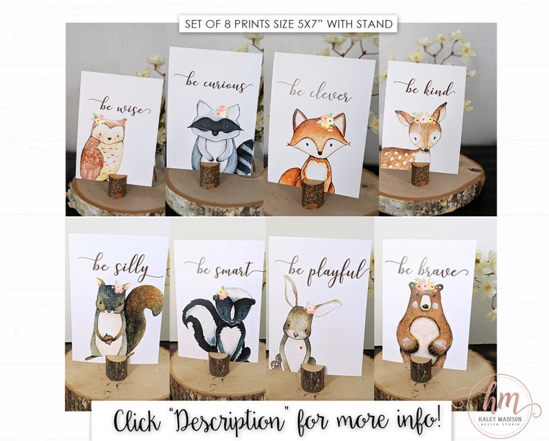 Puede incluir: Conjunto de ocho impresiones de 12,7 x 17,8 cm con animales del bosque y mensajes inspiradores. Cada impresi&oacute;n tiene un animal y un mensaje diferente, como "s&eacute; sabio", "s&eacute; curioso", "s&eacute; amable", "s&eacute; inteligente", "s&eacute; tonto", "s&eacute; inteligente", "s&eacute; juguet&oacute;n" y "s&eacute; valiente". Las impresiones est&aacute;n sobre un fondo blanco con un soporte de madera marr&oacute;n.
